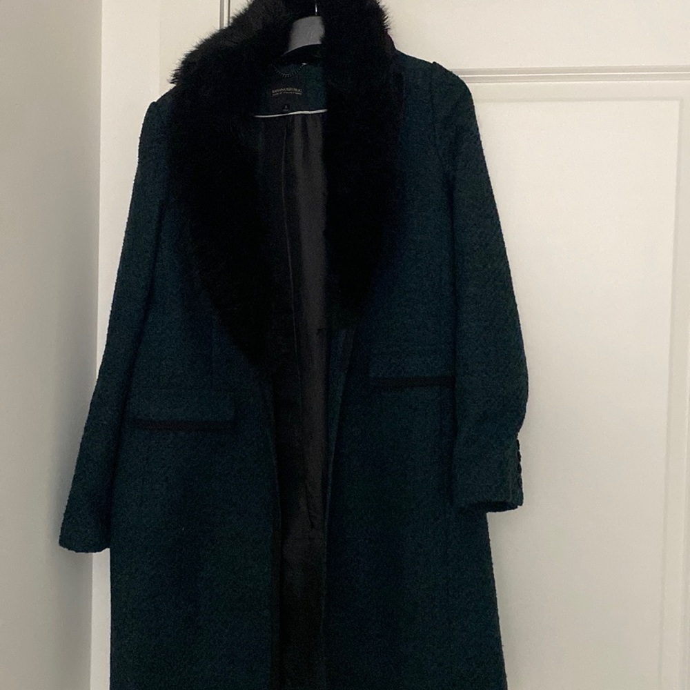 Banana Republic Jacket with removable Fur Collar / Size Small